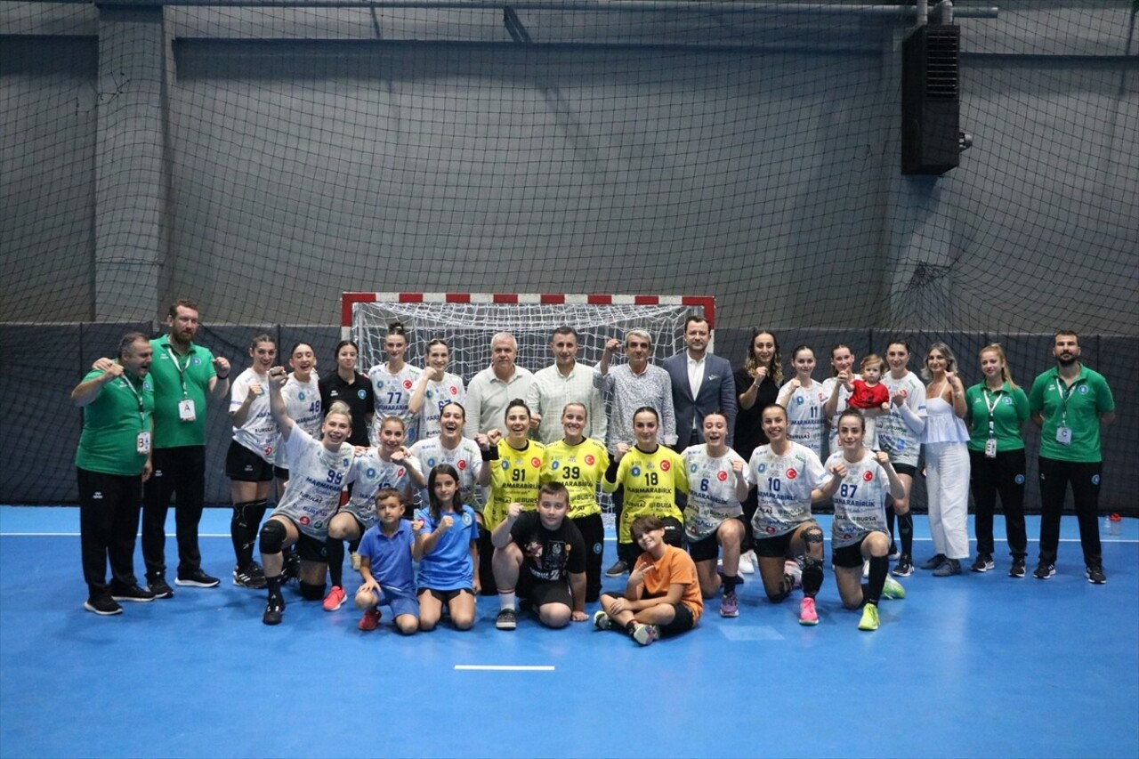 Avrupa Hentbol Federasyonu (EHF) Kadınlar Avrupa Kupası 2. tur ikinci maçında Bursa Büyükşehir...