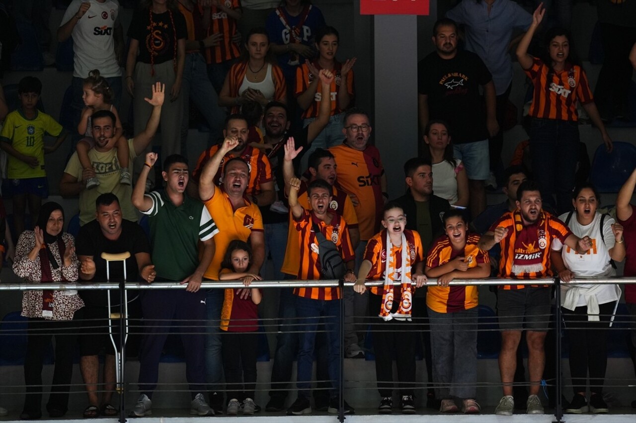 Vodafone Sultanlar Ligi 2. haftasında Aras Kargo ile Galatasaray Daikin Atatürk Voleybol Vestel...