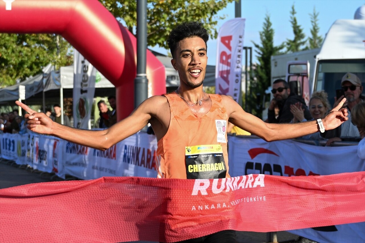 Ankara'nın başkent oluşunun 101. yıl dönümüne denk gelen 2. Runkara Yarı Maratonu, 46 ülkeden...