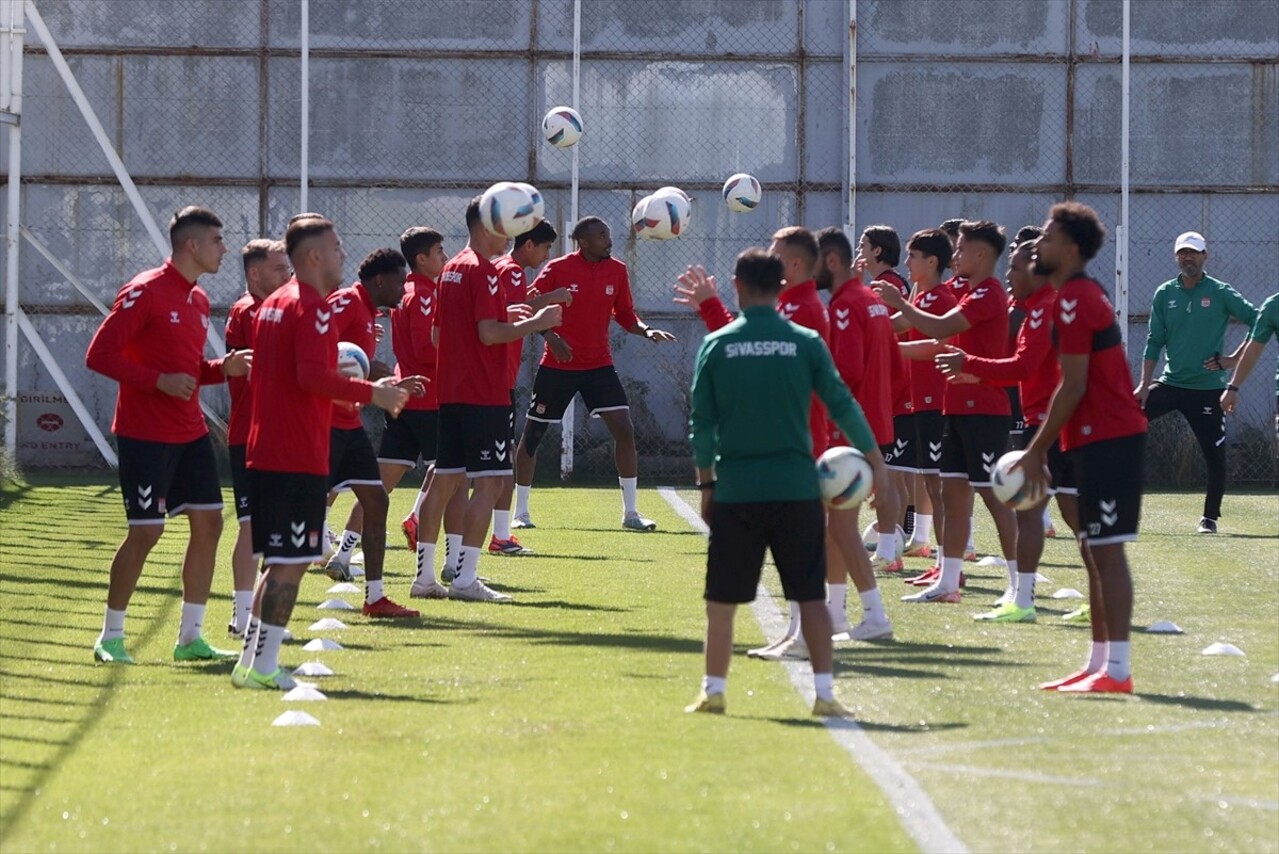 Net Global Sivasspor, Trendyol Süper Lig'in 9. haftasında sahasında Atakaş Hatayspor ile yapacağı...