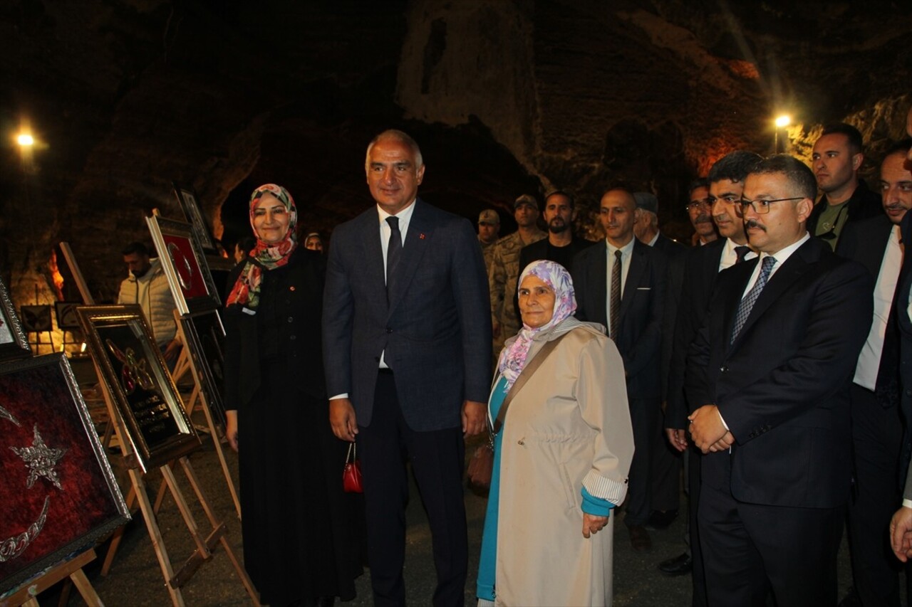 Kültür ve Turizm Bakanı Mehmet Nuri Ersoy (sol 2), Iğdır'da bazı ziyaret ve incelemelerde bulundu....