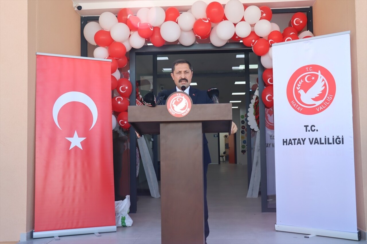 Hatay'ın Yayladağı ilçesinde, hayırseverlerin desteğiyle yapılan PwC-TEV Çakı İlkokulu törenle...