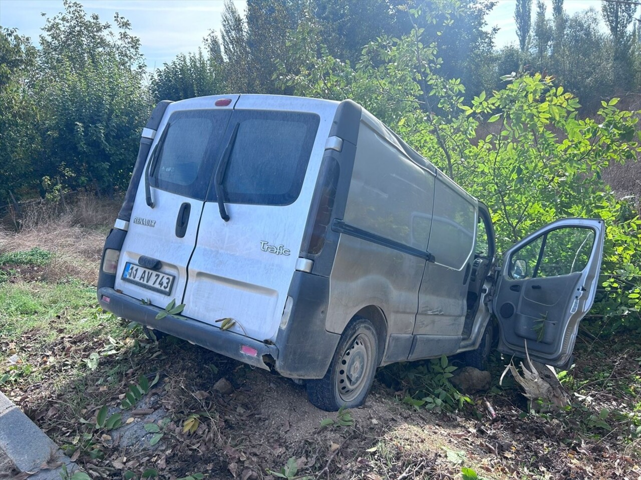 Bilecik'in Gölpazarı ilçesinde panelvanın devrilmesi sonucu 1 kişi öldü, 1 kişi yaralandı.