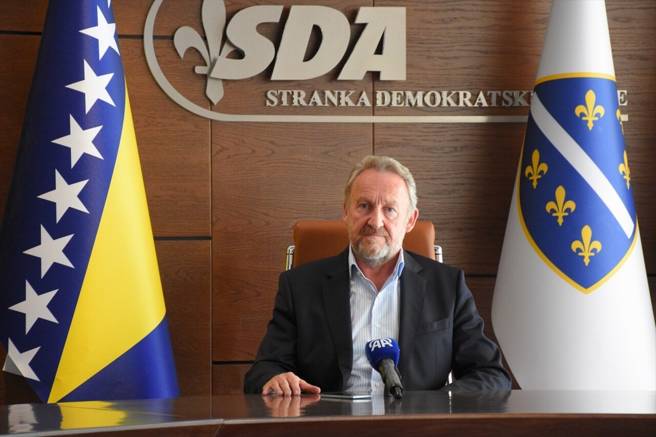 Bosna Hersek'teki Demokratik Eylem Partisi (SDA) Genel Başkanı Bakir İzetbegoviç, İsrail'in...