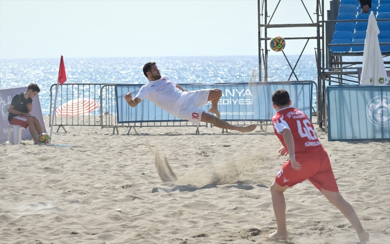 Türkiye Futbol Federasyonu'nun (TFF), Alanya Belediyesinin ev sahipliğinde düzenlediği TFF Plaj...