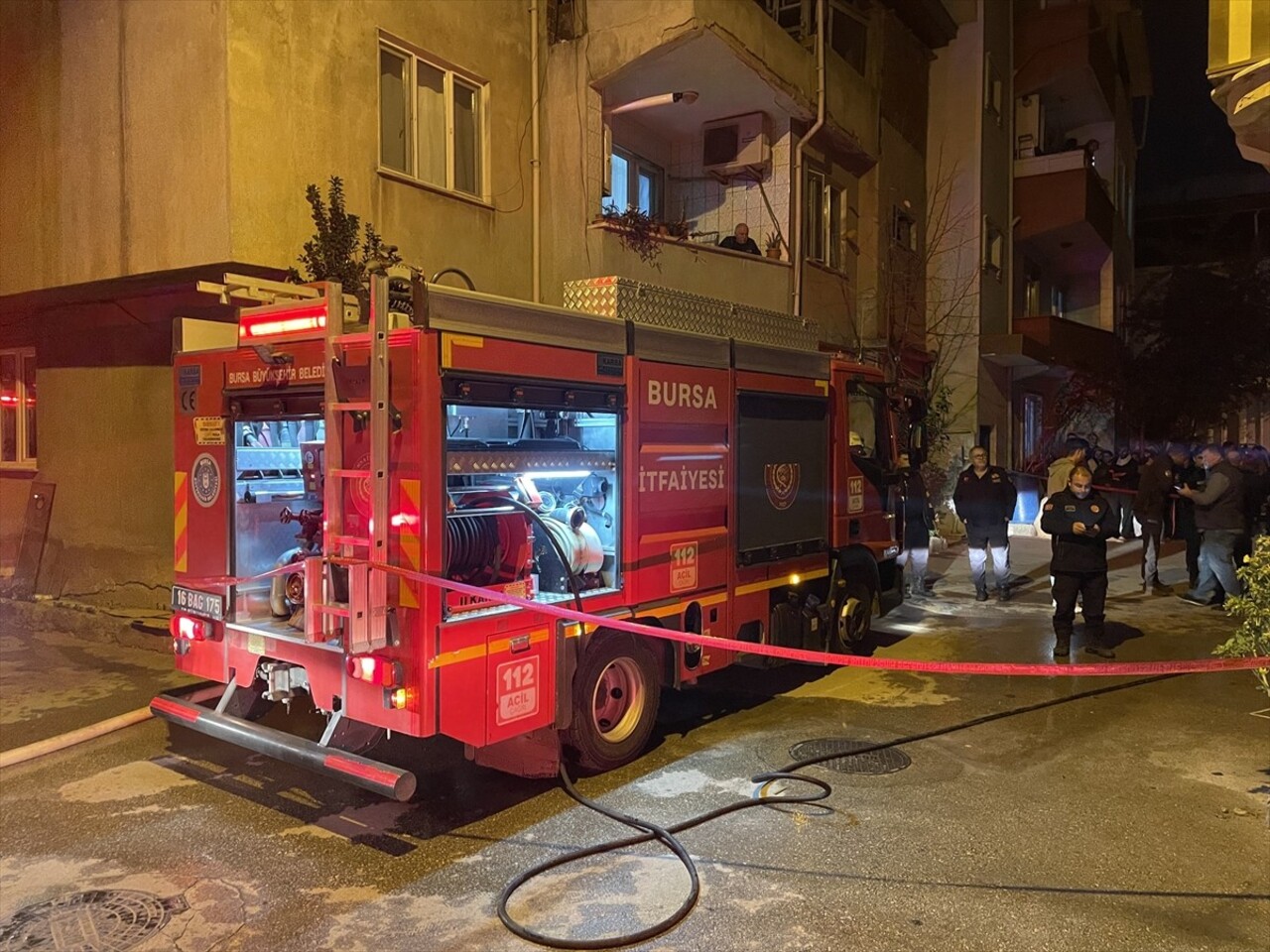 Bursa'nın Osmangazi ilçesinde evde çıkan yangında ağır yaralanan 70 yaşındaki felçli hasta...