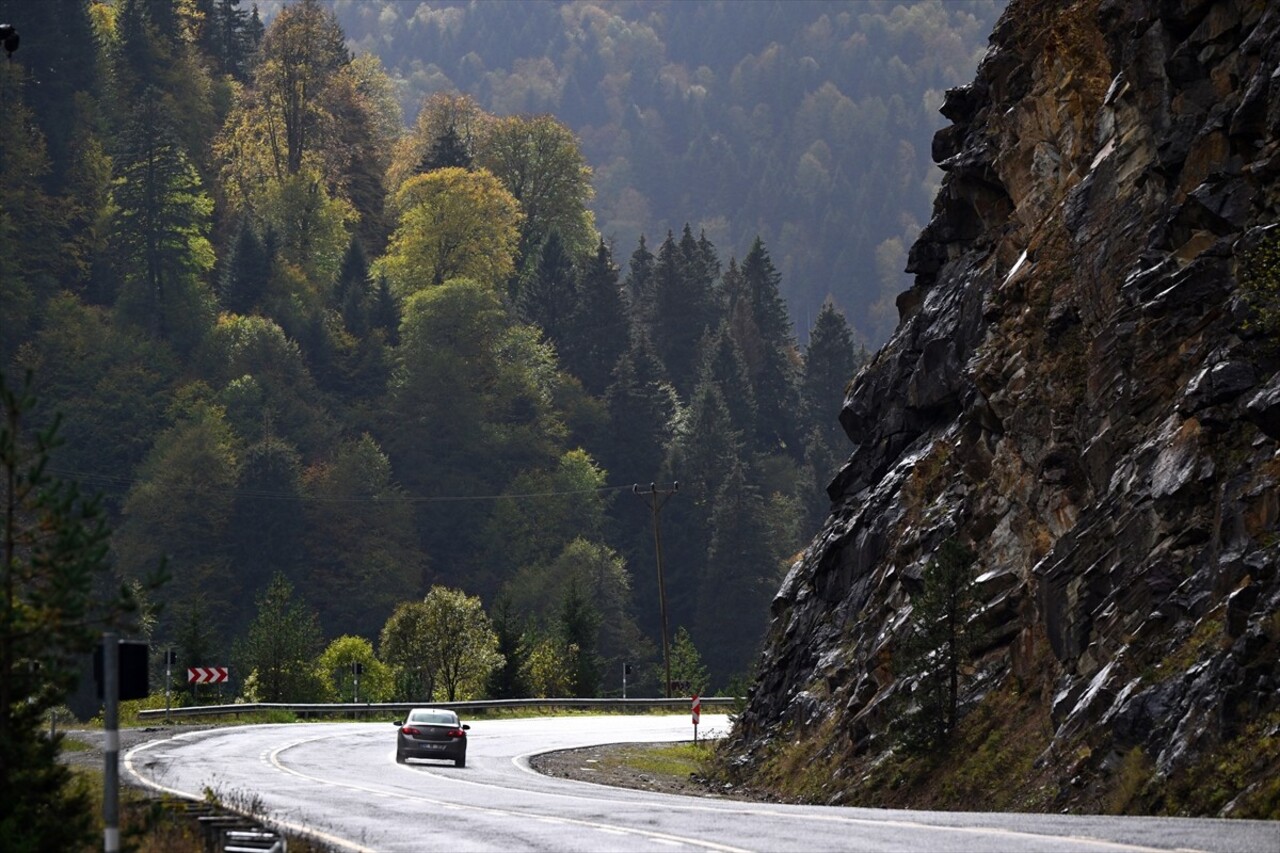 Doğu Karadeniz'i Doğu Anadolu'ya bağlayan önemli kara yolu güzergahlarından Zigana Dağı Geçidi...