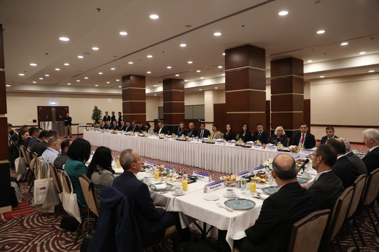 Anayasa Mahkemesi (AYM) Başkanı Kadir Özkaya, bireysel başvuru kapsamında düzenlenen Basını...