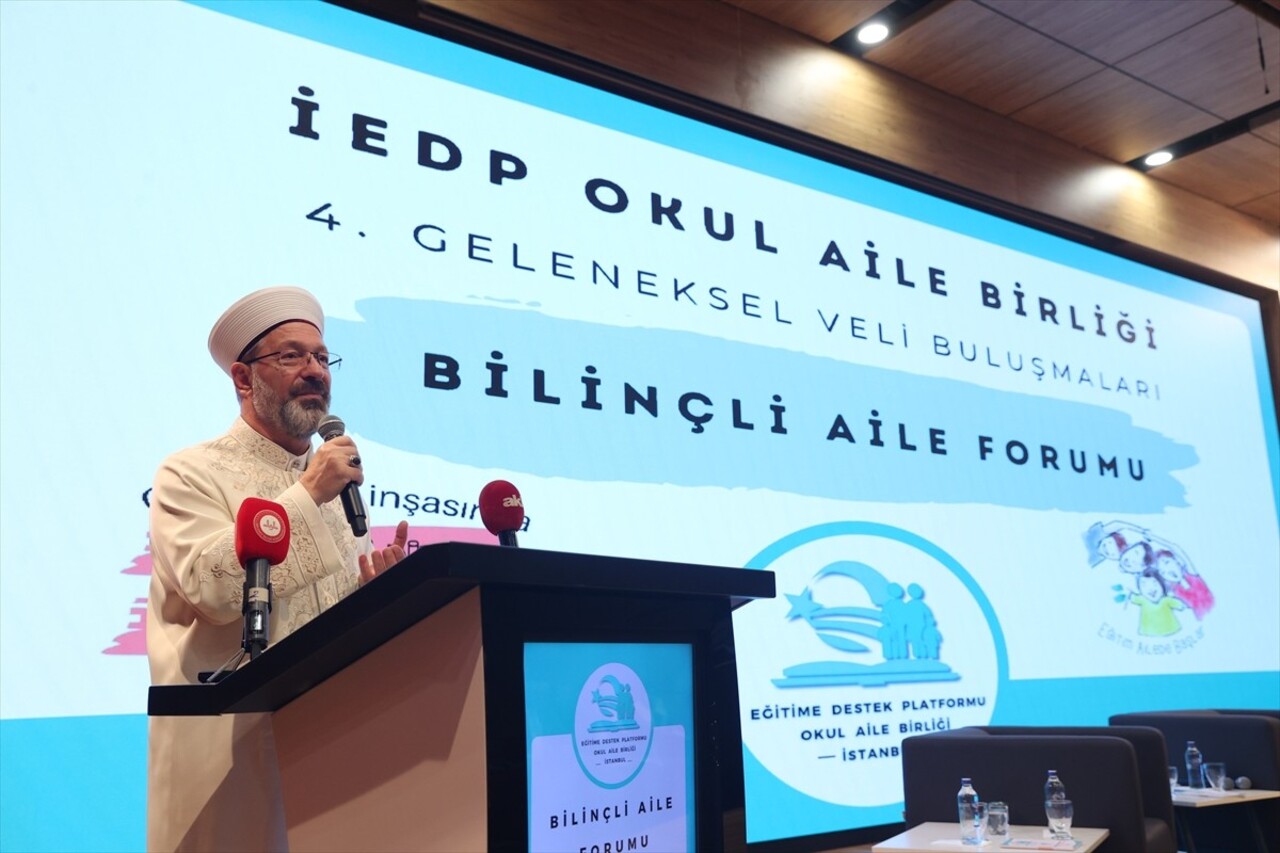 Diyanet İşleri Başkanı Ali Erbaş, Bağcılar Belediyesi Konferans Salonu'nda, Eğitime Destek...