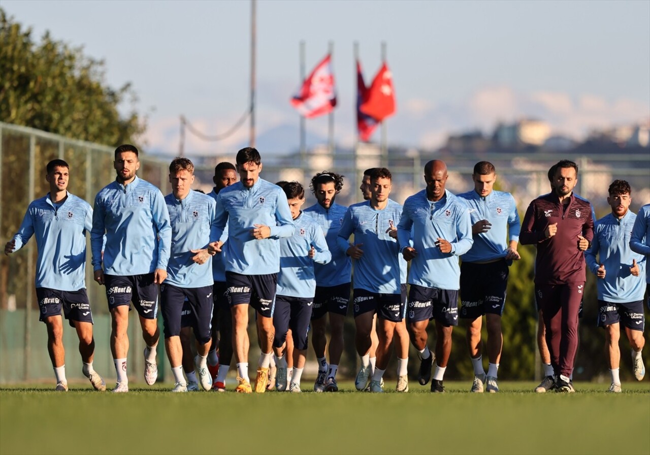 Trabzonspor, Trendyol Süper Ligi'nin 11. haftasında sahasında Fenerbahçe ile yapacağı maçın...