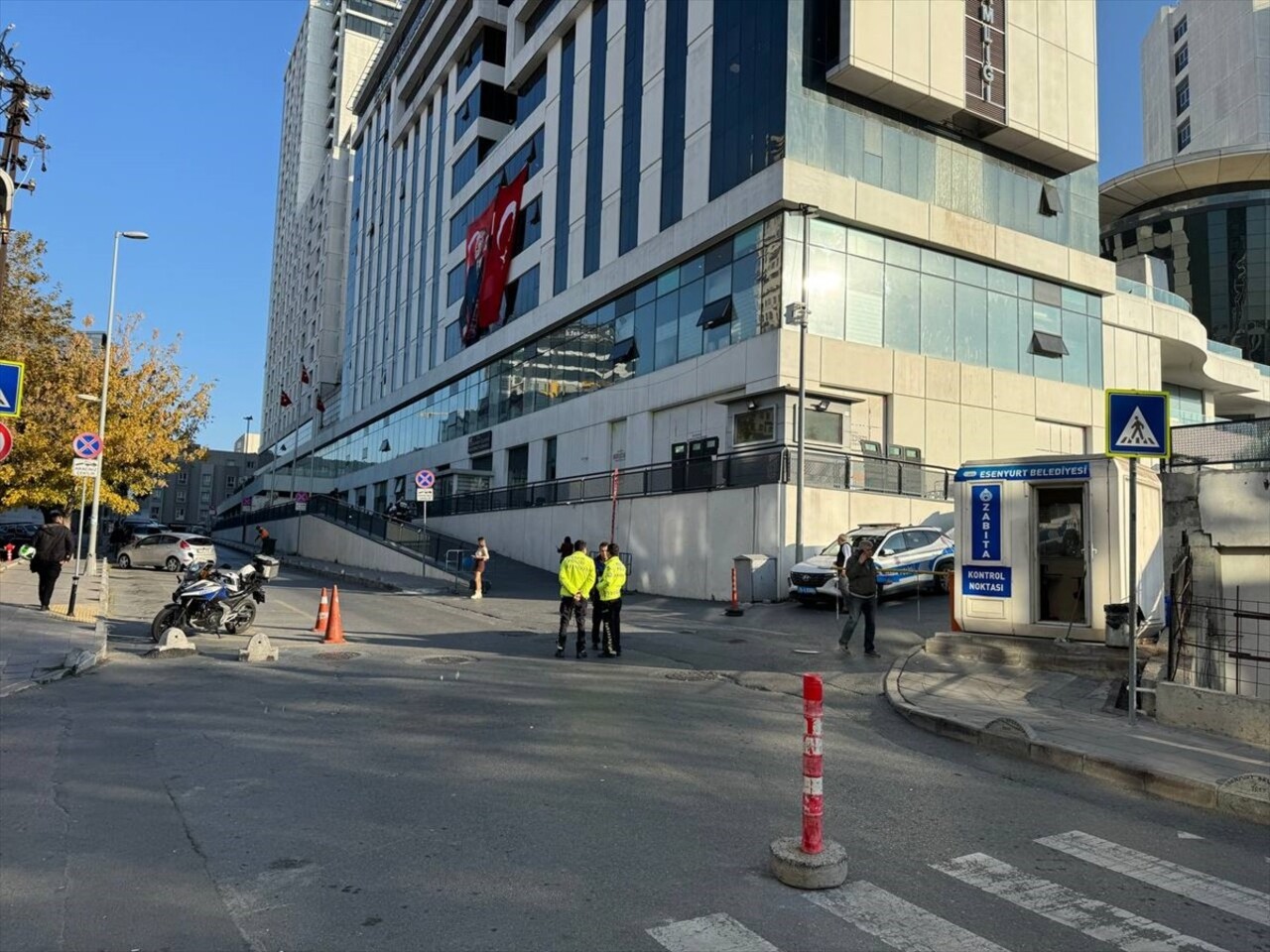 Esenyurt Belediye Başkanı Ahmet Özer, "PKK/KCK silahlı terör örgütü üyesi olmak" suçundan...