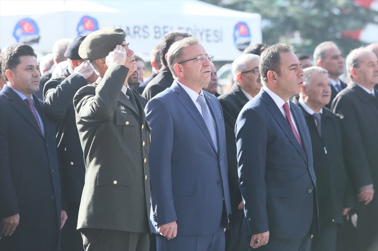 Kars'ın düşman işgalinden kurtuluşunun 104. yıl dönümü törenle kutlandı. Törende, Halk oyunları...