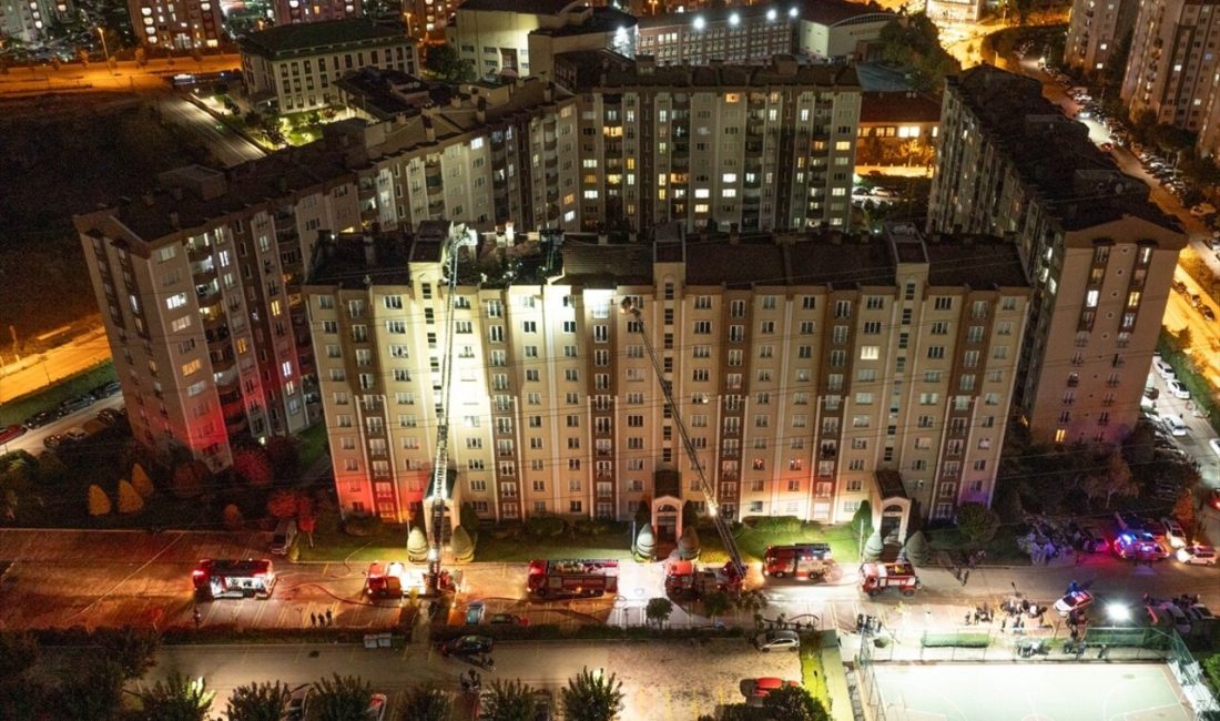 Başakşehir'de bir sitede çıkan