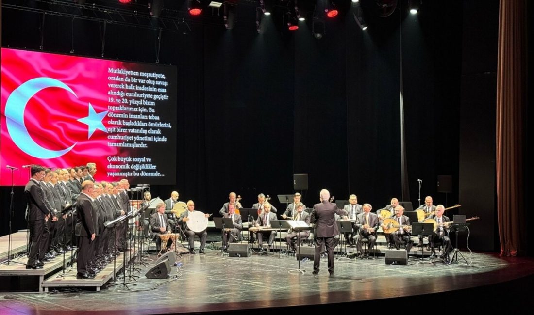 AKM'de düzenlenen konserde Cumhuriyet