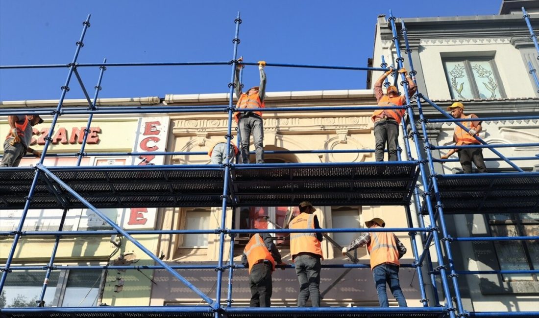 Edirne'nin tarihi caddesi Saraçlar,