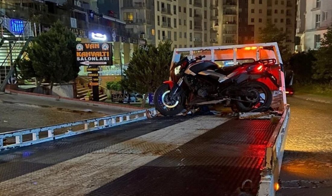 Esenyurt'ta çalıntı motosikletle yakalanan