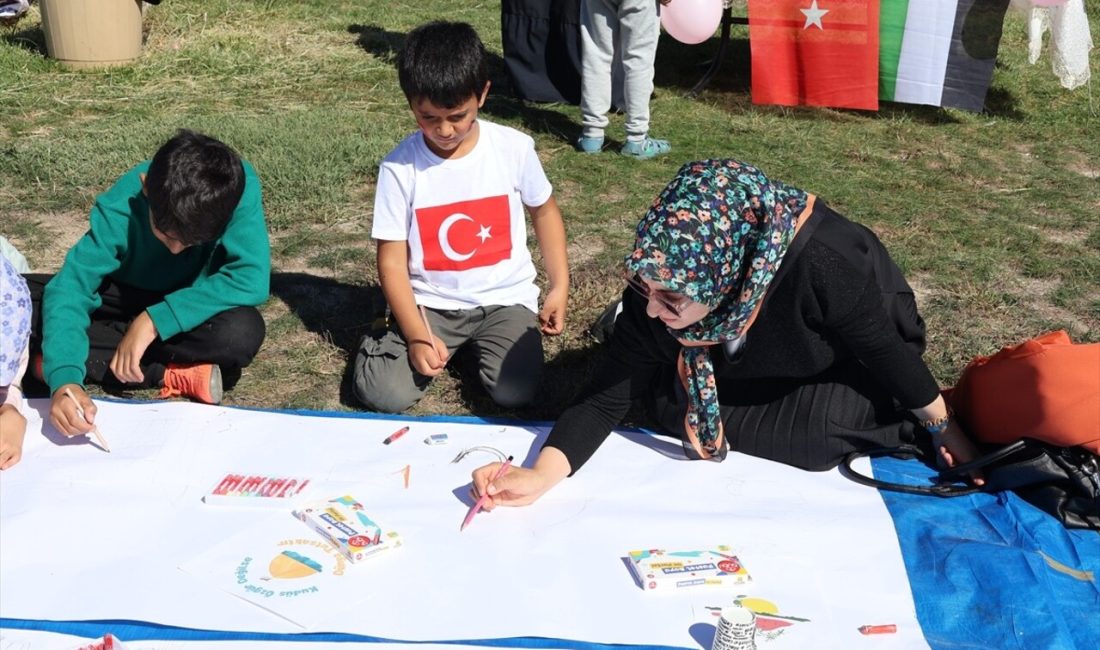 Iğdır'da gerçekleştirilen etkinlikte çocuklar