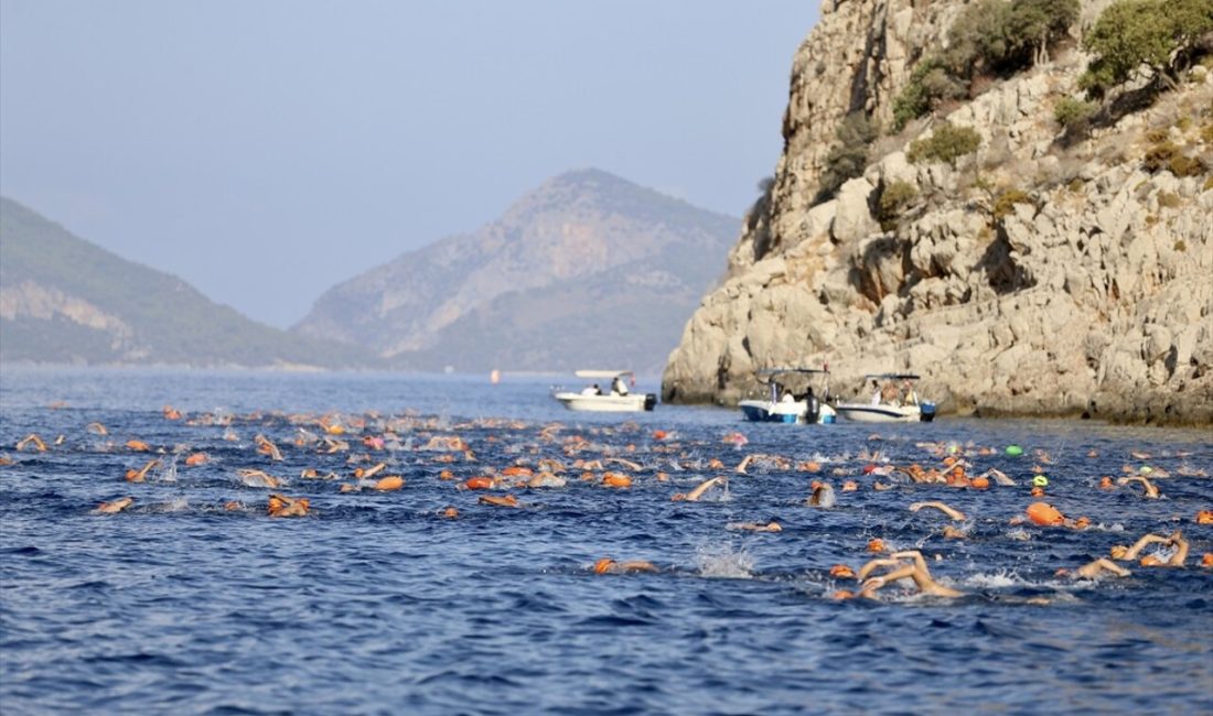 Fethiye'de düzenlenen açık su