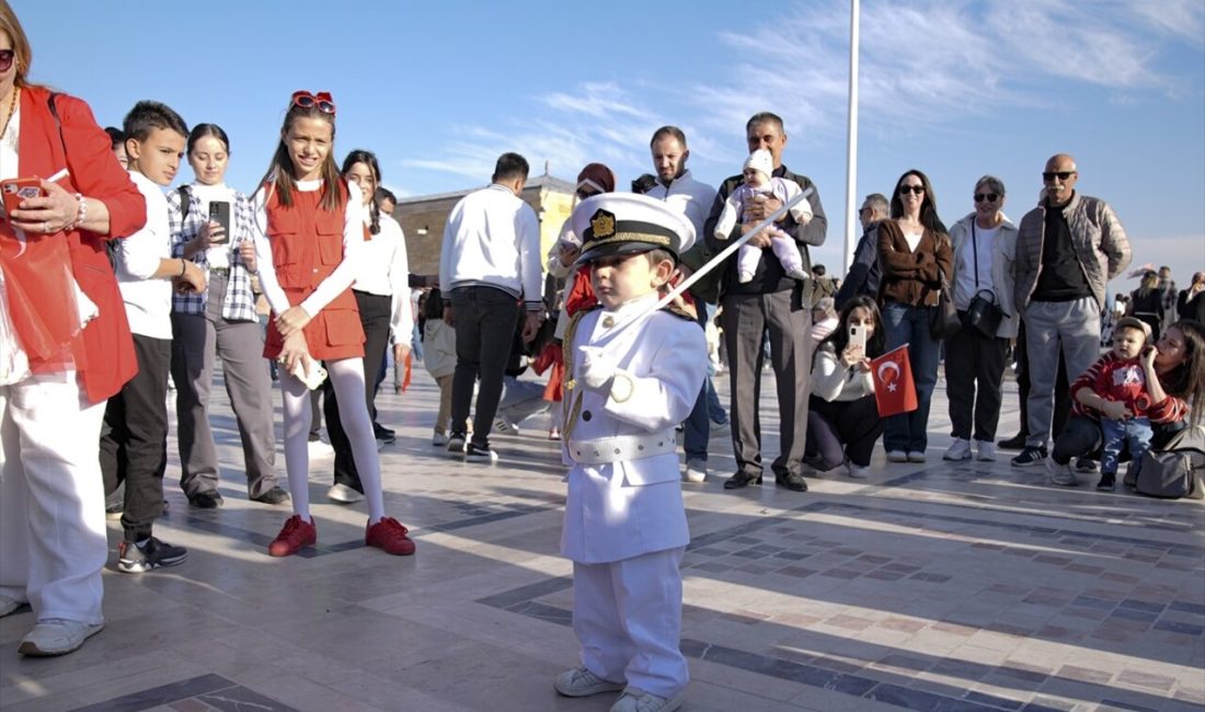 3 yaşındaki Barskan, Anıtkabir'de