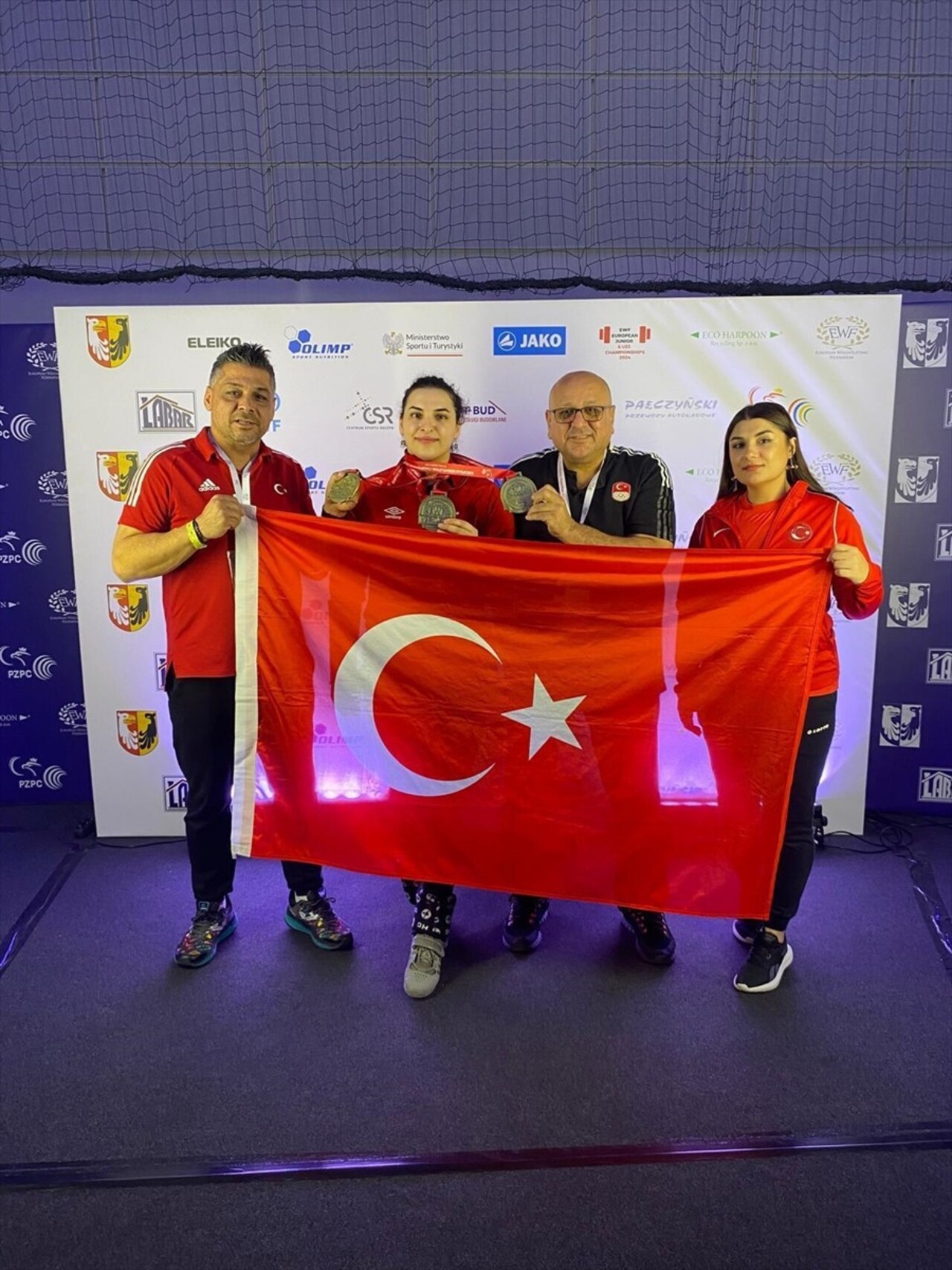 Polonya'da devam eden Gençler ve 23 Yaş Altı Avrupa Halter Şampiyonası'nda milli sporcu Sara...