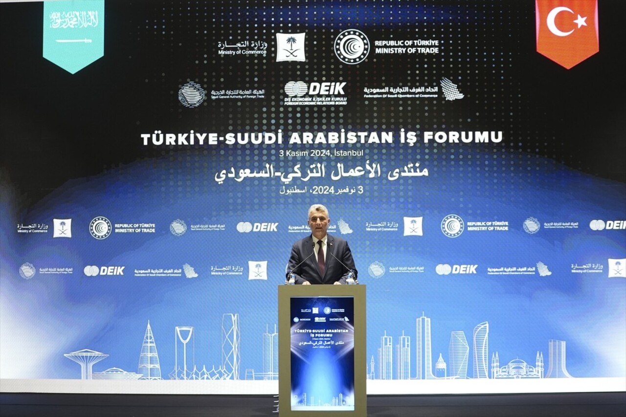 Dış Ekonomik İlişkiler Kurulu (DEİK) tarafından İstanbul'da düzenlenen Türkiye-Suudi Arabistan İş...