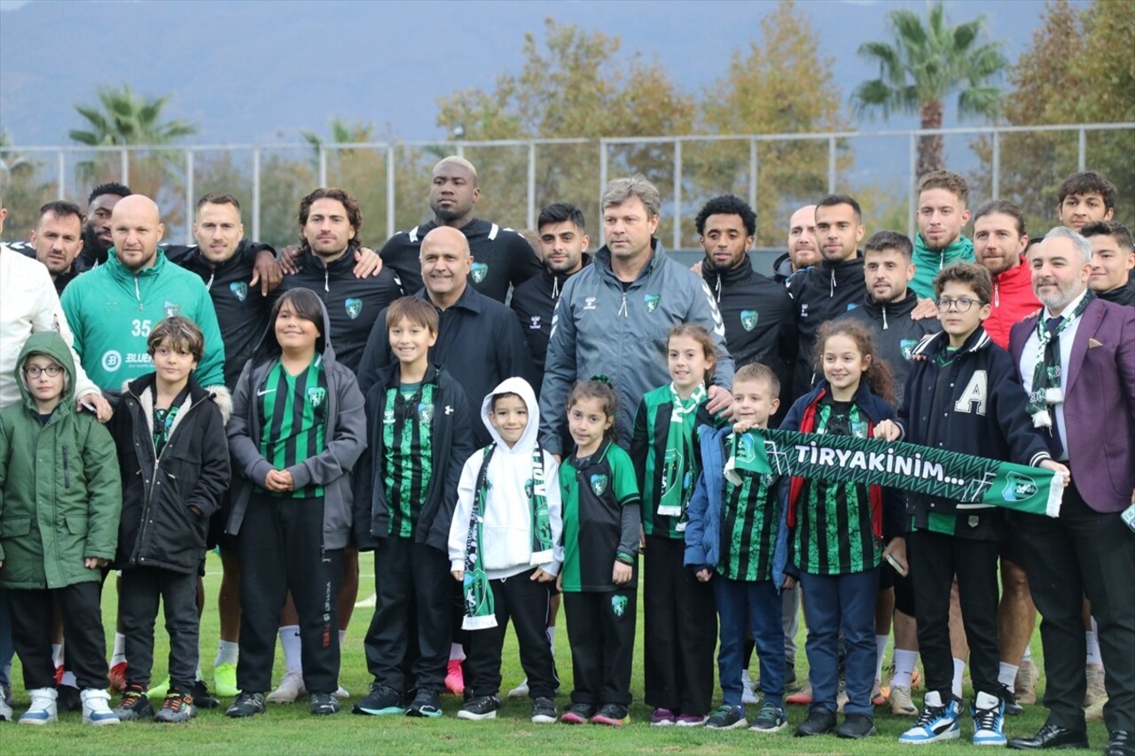 Trendyol 1. Lig ekiplerinden Kocaelispor, ligin 12. haftasında Sakaryaspor ile deplasmanda...