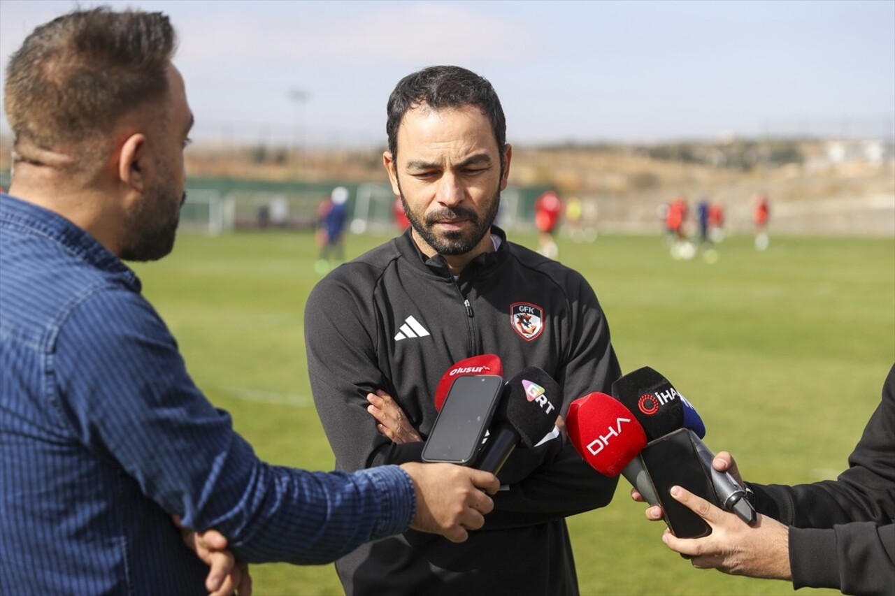 Gaziantep FK Teknik Direktörü Selçuk İnan (fotoğrafta) , Trendyol Süper Lig'in 12. haftasında 9...