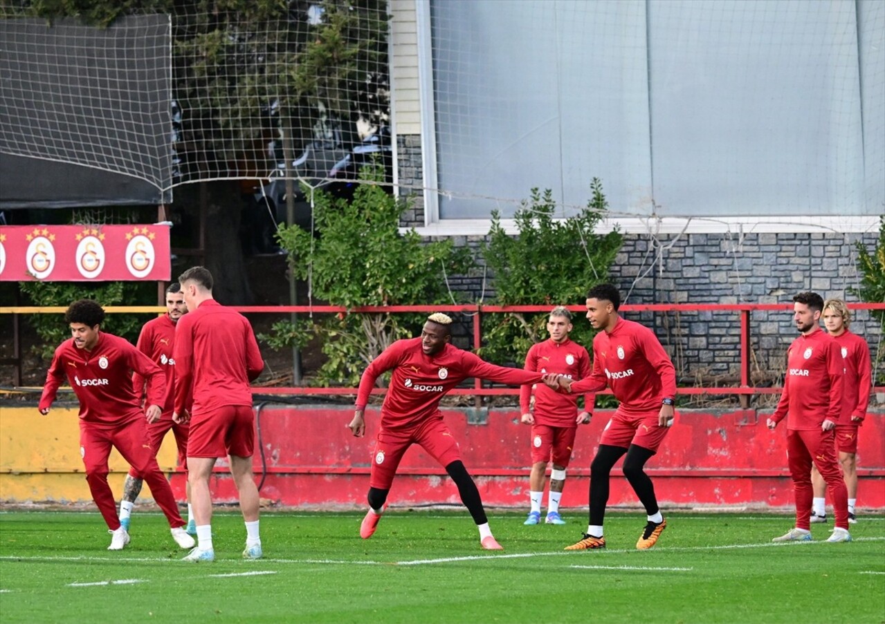 Galatasaray Futbol Takımı, UEFA Avrupa Ligi'nin 4. haftasında yarın sahasında İngiltere temsilcisi...