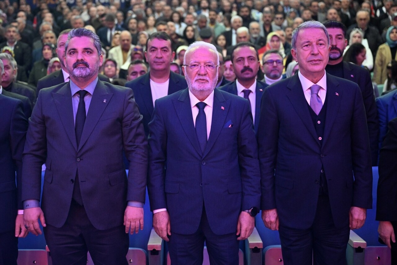 AK Parti Genel Başkan Vekili Mustafa Elitaş (sağ 3), Kayseri'de Erciyes Kültür Merkezi'nde...