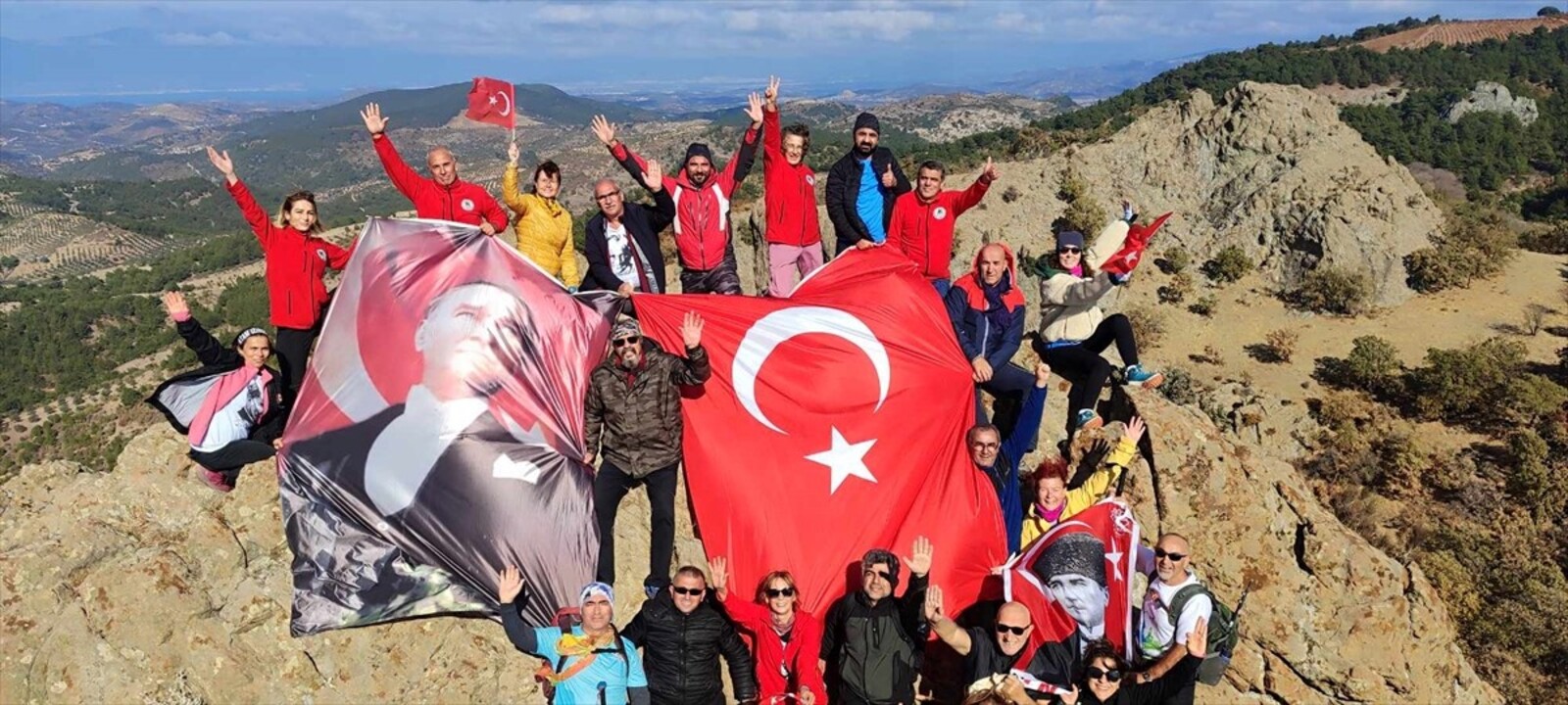 Balıkesir'in Gömeç ilçesinde, Türkiye Cumhuriyeti'nin kurucusu Büyük Önder Mustafa Kemal Atatürk...