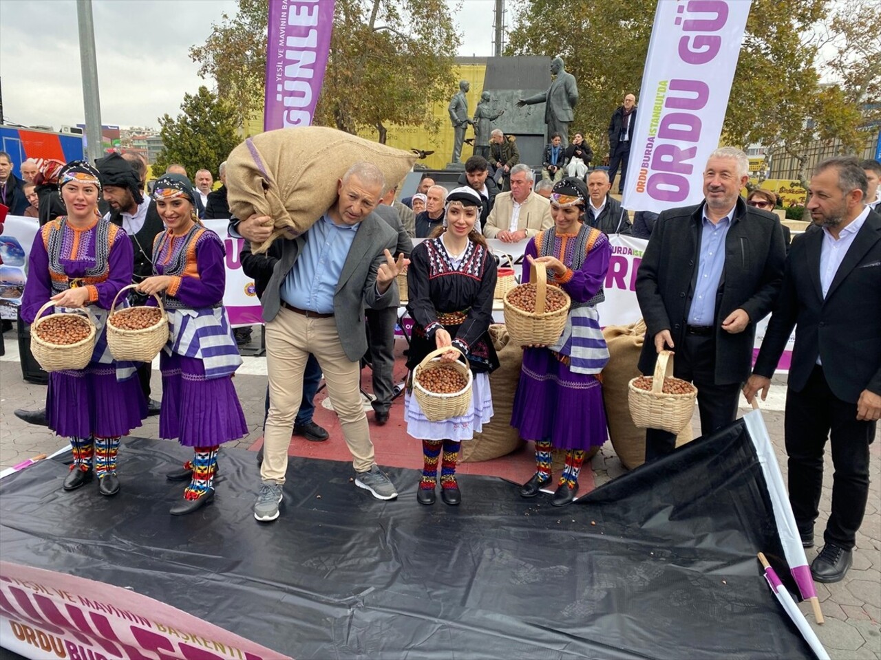 Ordu Dernekleri Federasyonu, Kadıköy'de Ordulularla bir araya gelerek yöresel kıyafetlerle...