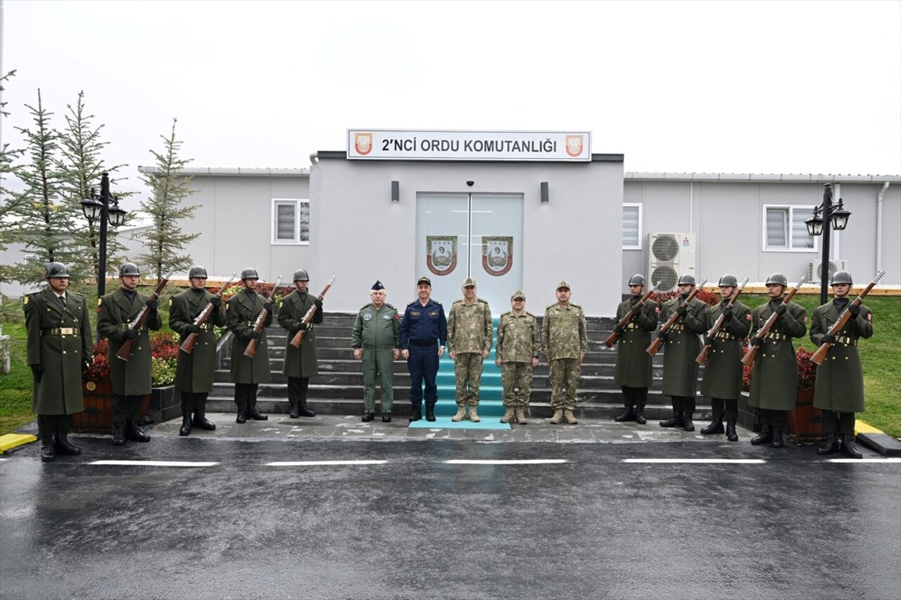 Genelkurmay Başkanı Orgeneral Metin Gürak, 2. Ordu Komutanlığı ve 7. Ana Jet Üs Komutanlığında...