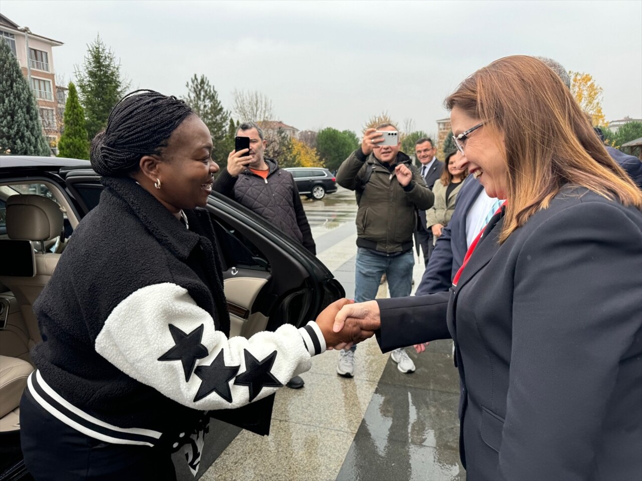 Malavi Meclis Başkanı Catherine Hara, Bartın Valisi Nurtaç Arslan'a ziyarette bulundu.