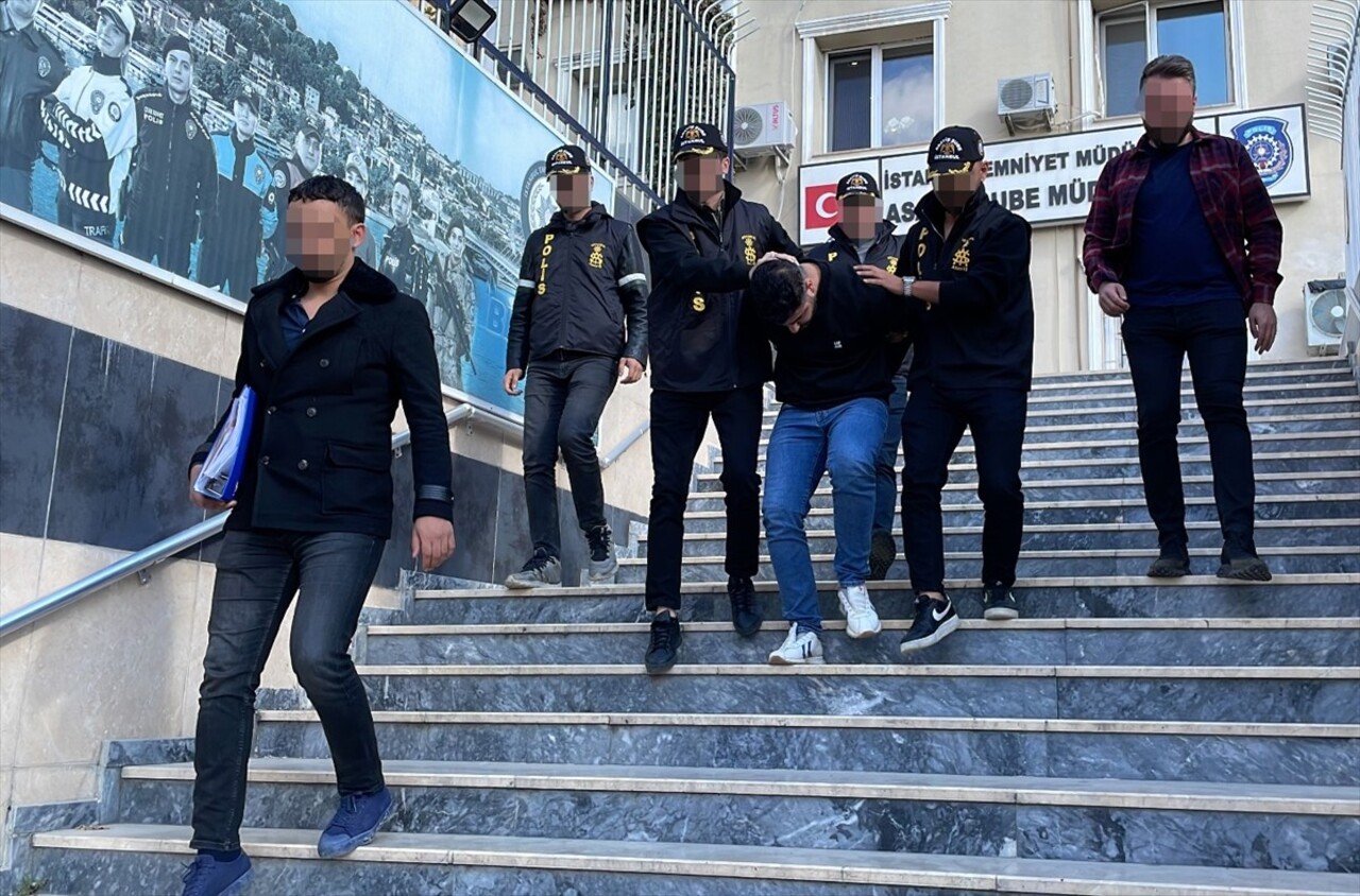 İstanbul Emniyet Müdürlüğü Asayiş Şubesi Ahlak Büro Amirliği ekiplerince İstanbul'da düzenlenen...