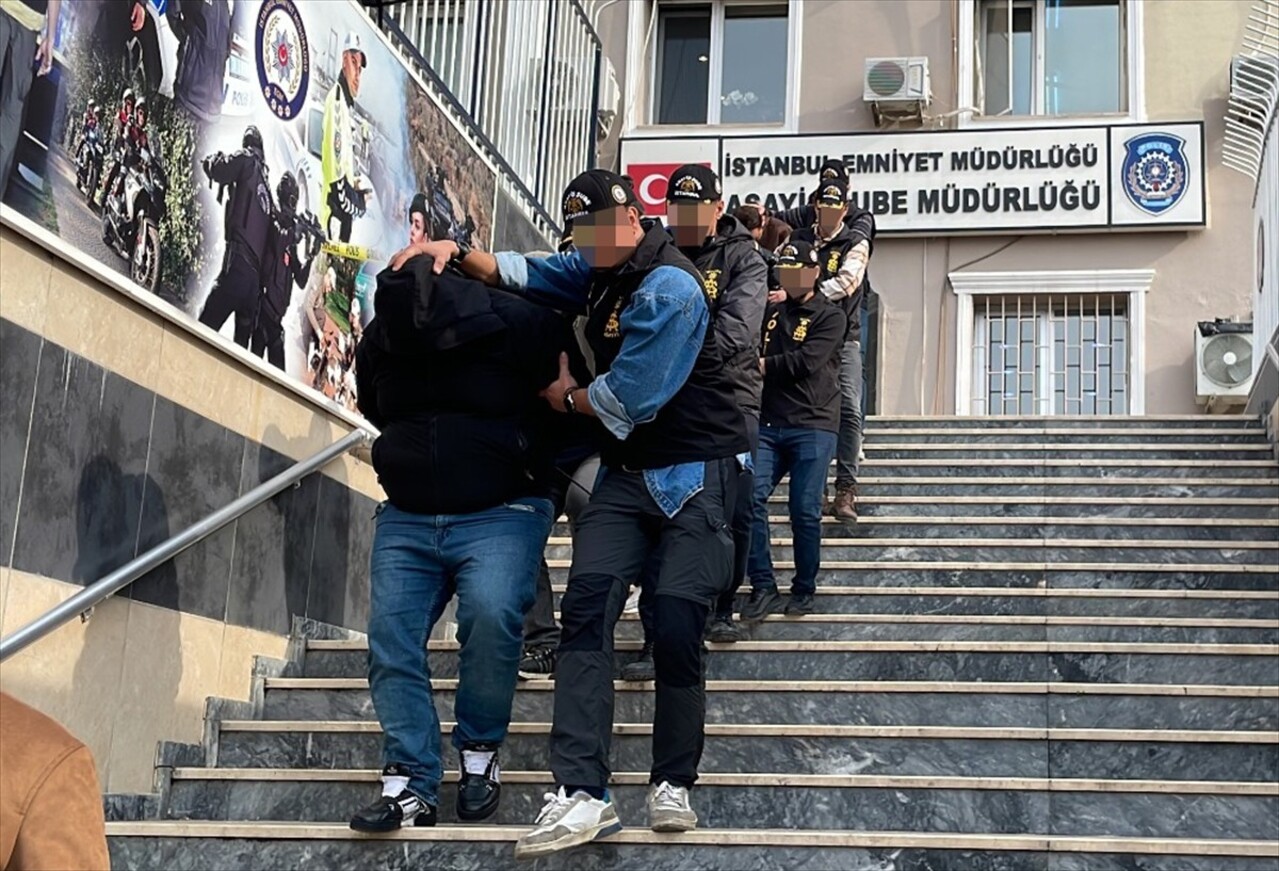 İstanbul Emniyet Müdürlüğü Asayiş Şubesi Ahlak Büro Amirliği ekiplerince İstanbul'da düzenlenen...