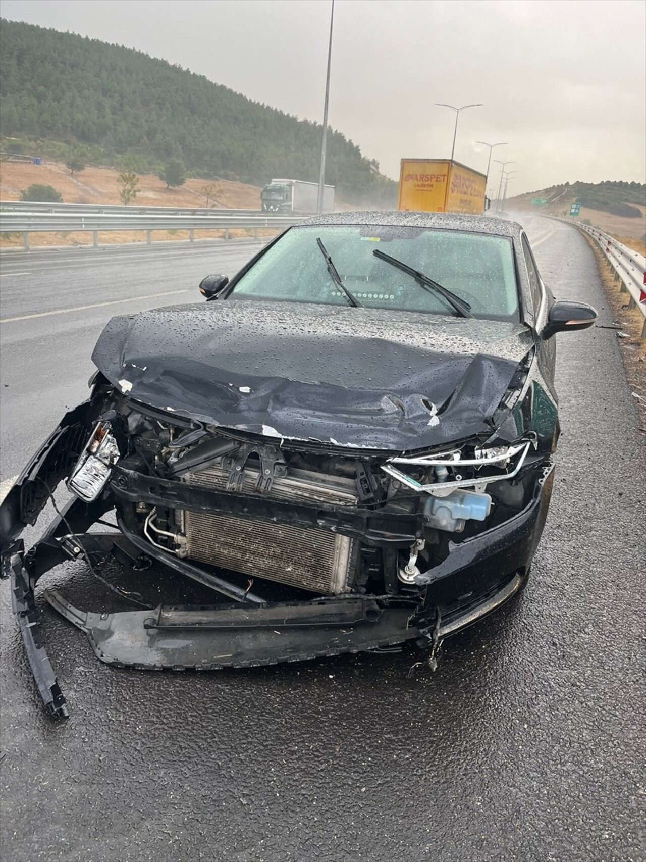 Kınık Belediye Başkanı Sema Bodur ve çalışma arkadaşları, toplantıya katılmak için gittikleri...