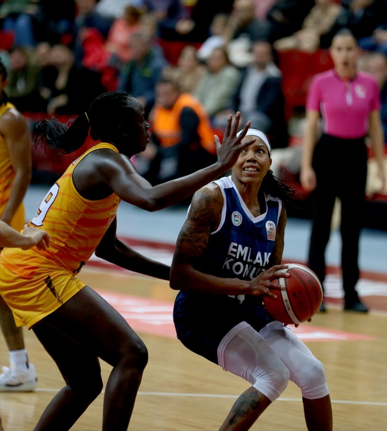 ING Kadınlar Basketbol Süper Ligi'nin 8. haftasında Melikgazi Kayseri Basketbol ve Emlak Konut...