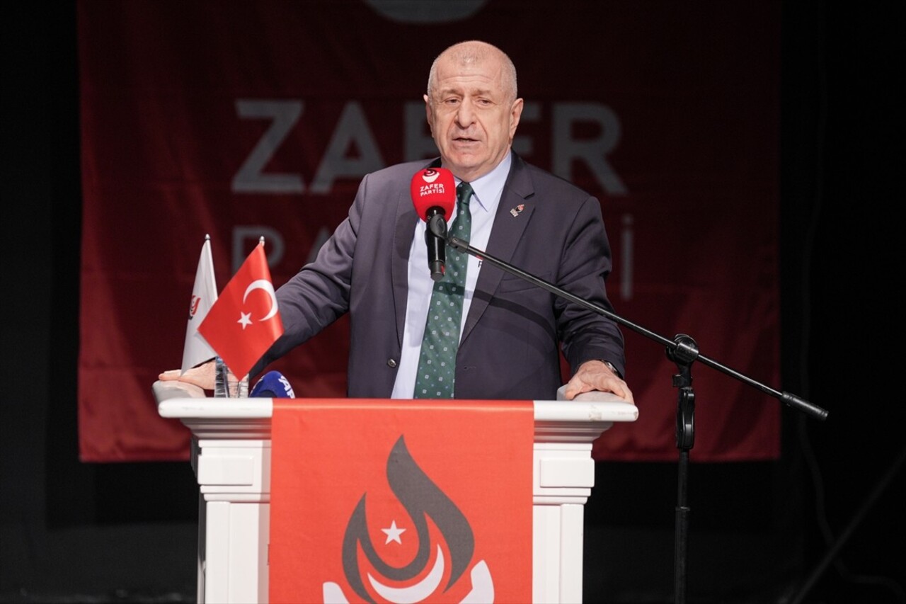 Zafer Partisi Genel Başkanı Ümit Özdağ, Partisinin Küçükçekmece'de Atakent Kültür Sanat...