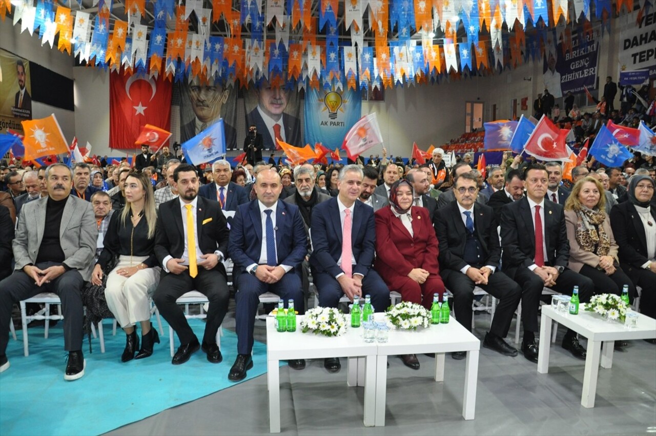 Eskişehir'de, AK Parti Tepebaşı 6. Olağan İlçe Kongresi gerçekleştirildi. Programda, AK Parti...