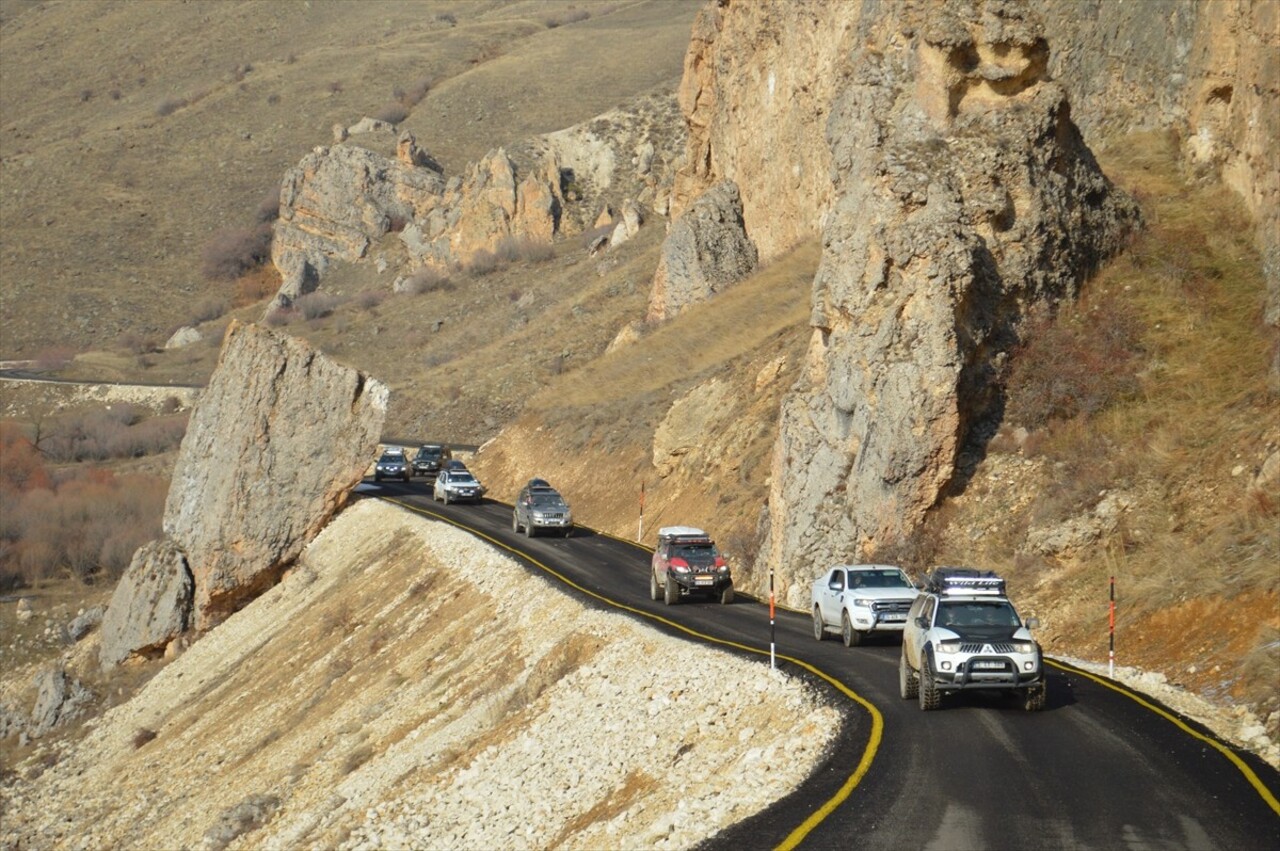 Erzurum Valisi Mustafa Çiftçi, Erzurum Macera Off-Road Doğa Sporları Kulübü ile Hınıs ilçesinde...