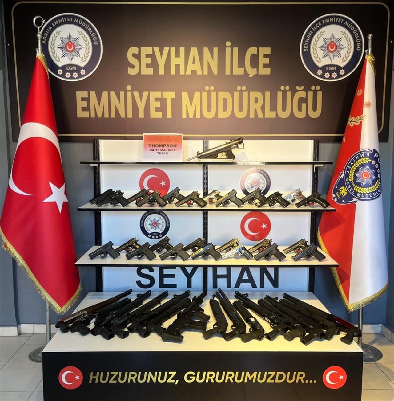 Adana'nın merkez Seyhan ilçesinde düzenlenen operasyon ve denetimlerde 76 ruhsatsız silah ele...