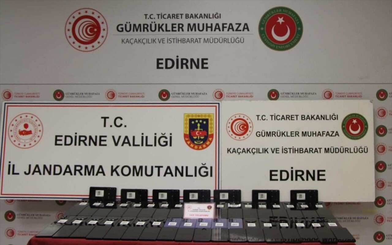 Edirne İl Jandarma Komutanlığı Kaçakçılık ve Organize Suçlarla Mücadele Şubesi ekipleri, Edirne...