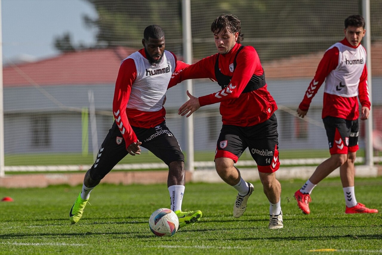 Reeder Samsunspor, Trendyol Süper Lig'in 13. haftasında sahasında Corendon Alanyaspor ile yapacağı...