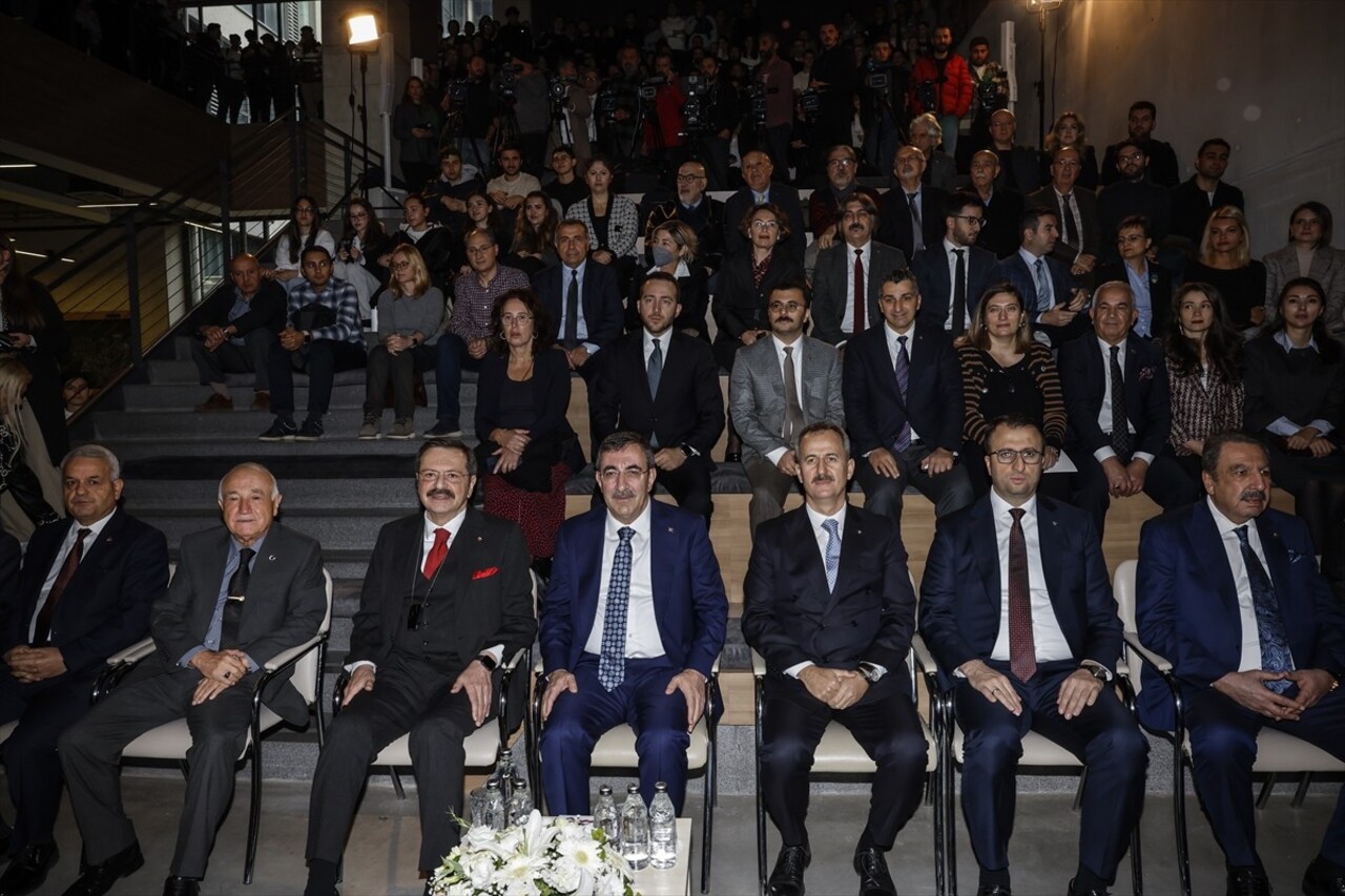 Cumhurbaşkanı Yardımcısı Cevdet Yılmaz, TOBB ETÜ Teknoloji Merkezi'nde "Türkiye'nin Kuantum Çağı...