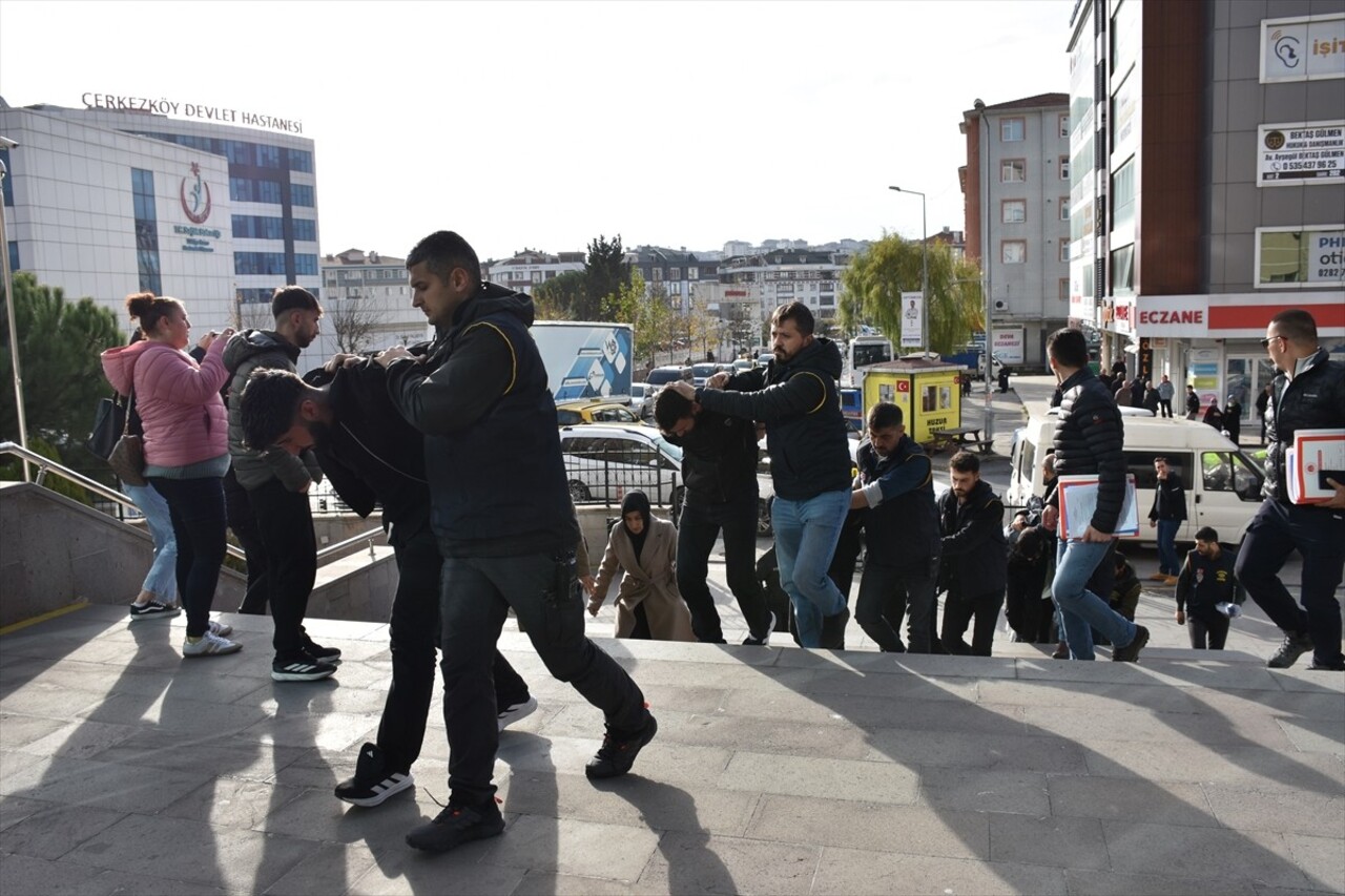 Tekirdağ merkezli 4 ilde düzenlenen dolandırıcılık operasyonunda 8 şüpheli gözaltına...