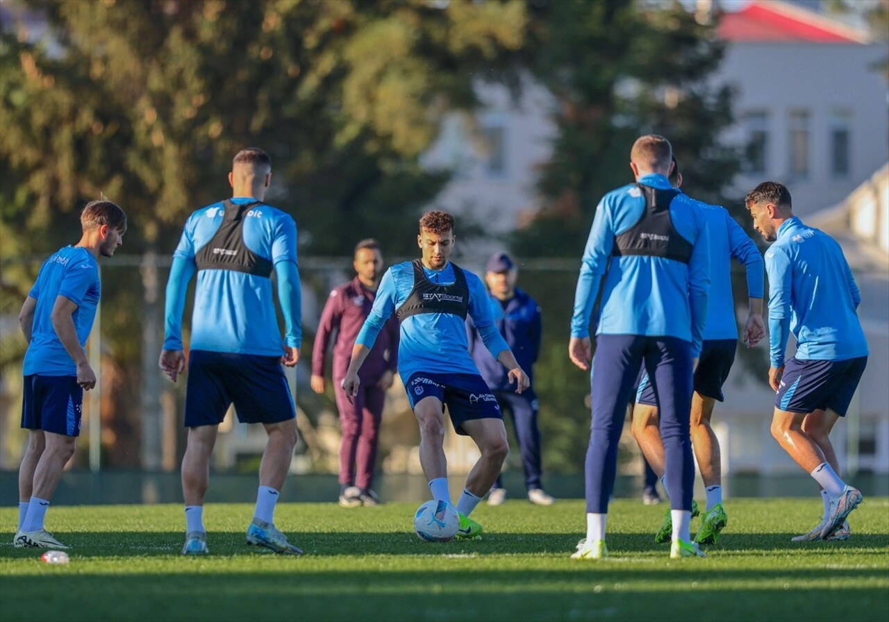 Trabzonspor, Trendyol Süper Lig'in 13. haftasında 25 Kasım Pazartesi günü sahasında Adana...