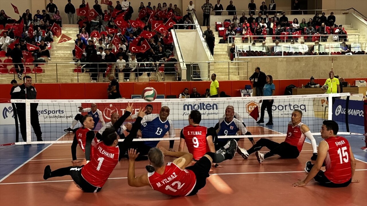 Uzman Posta Oturarak Voleybol Avrupa Şampiyonası B kategorisi müsabakaları Burdur'da başladı....