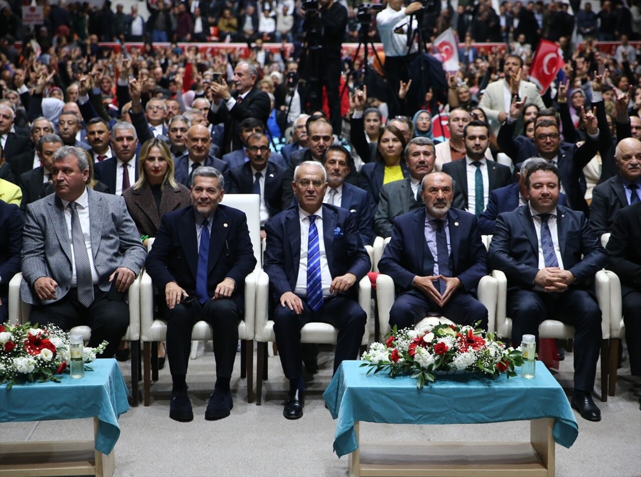 Adana'da MHP'nin "Bir ve Birlikte Hilal'e Doğru Türkiye" temasıyla Adnan Menderes Kapalı Spor...