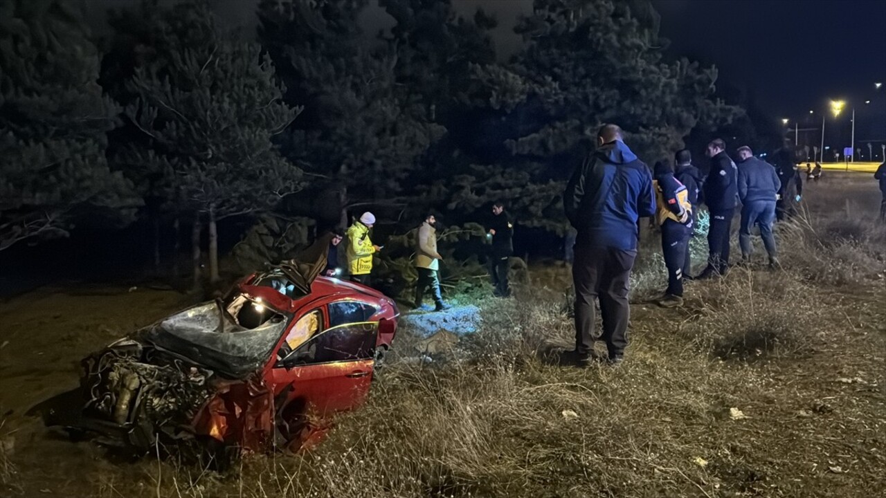 Erzurum'da takla atan otomobildeki 1 kişi öldü, 3 kişi yaralandı