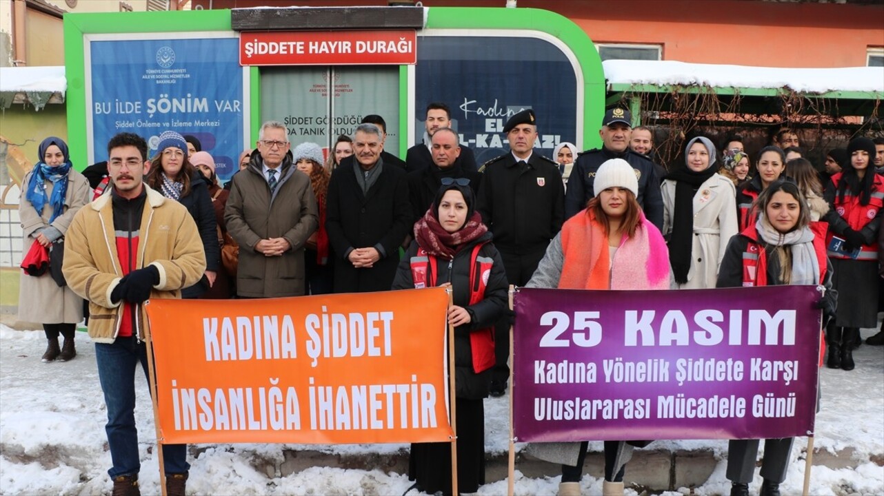 Yozgat'ta, "Kadına Yönelik Şiddete Karşı Uluslararası Mücadele Günü" kapsamında "Şiddete Hayır...